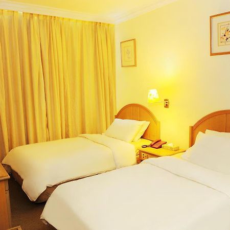 Borneo Hotel Kuching Exterior foto