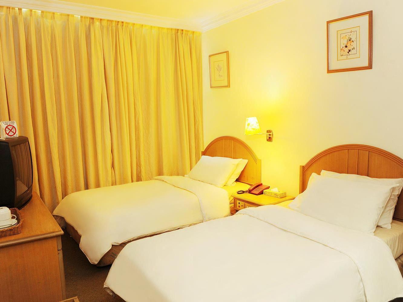 Borneo Hotel Kuching Exterior foto